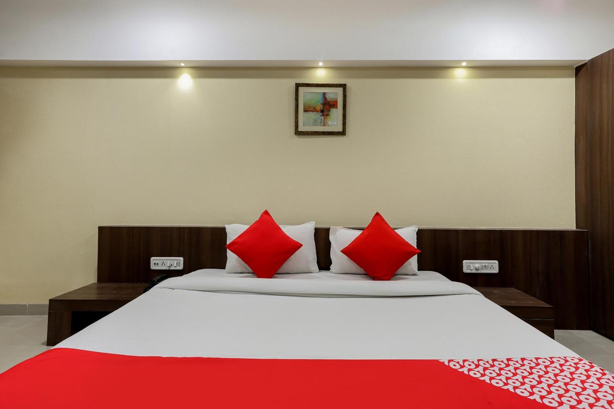 Oyo Hotel Relax Indore Exterior photo